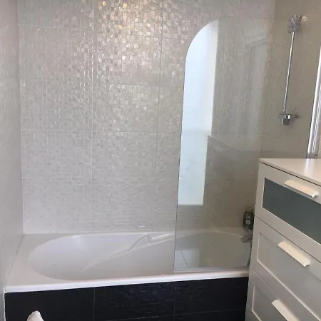 Lit King Size Sdb Privee Issy-les-Moulineaux